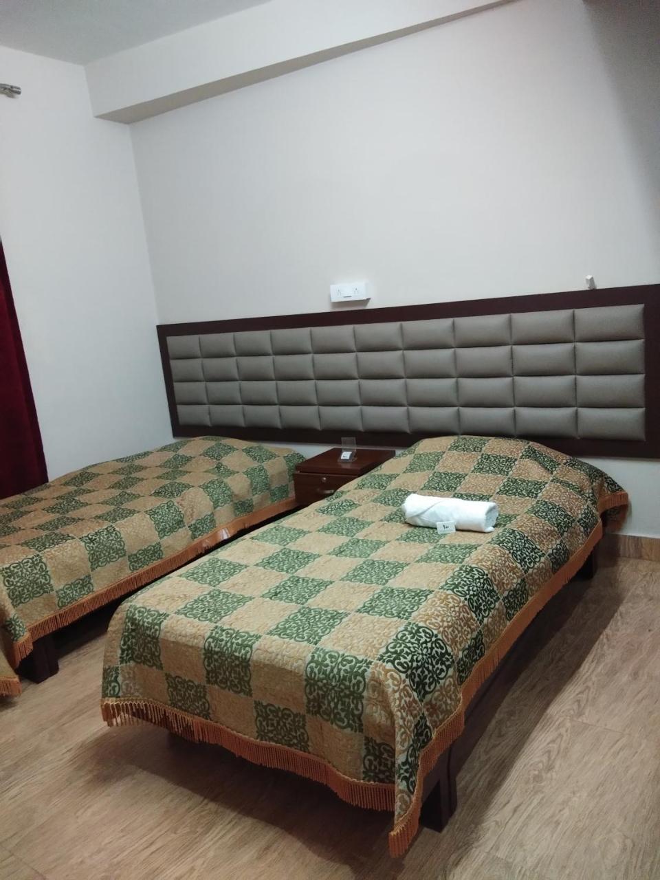 Hotel Pine Kohima Cameră foto